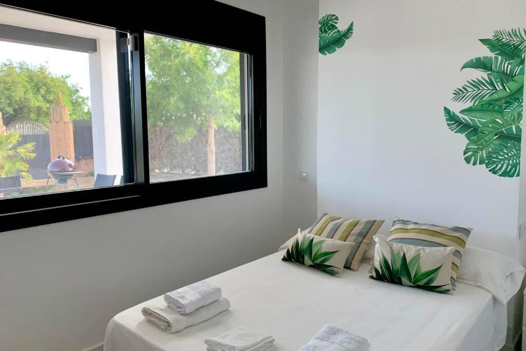 Ole Tu Andalucia Villa Sanlúcar la Mayor Eksteriør billede